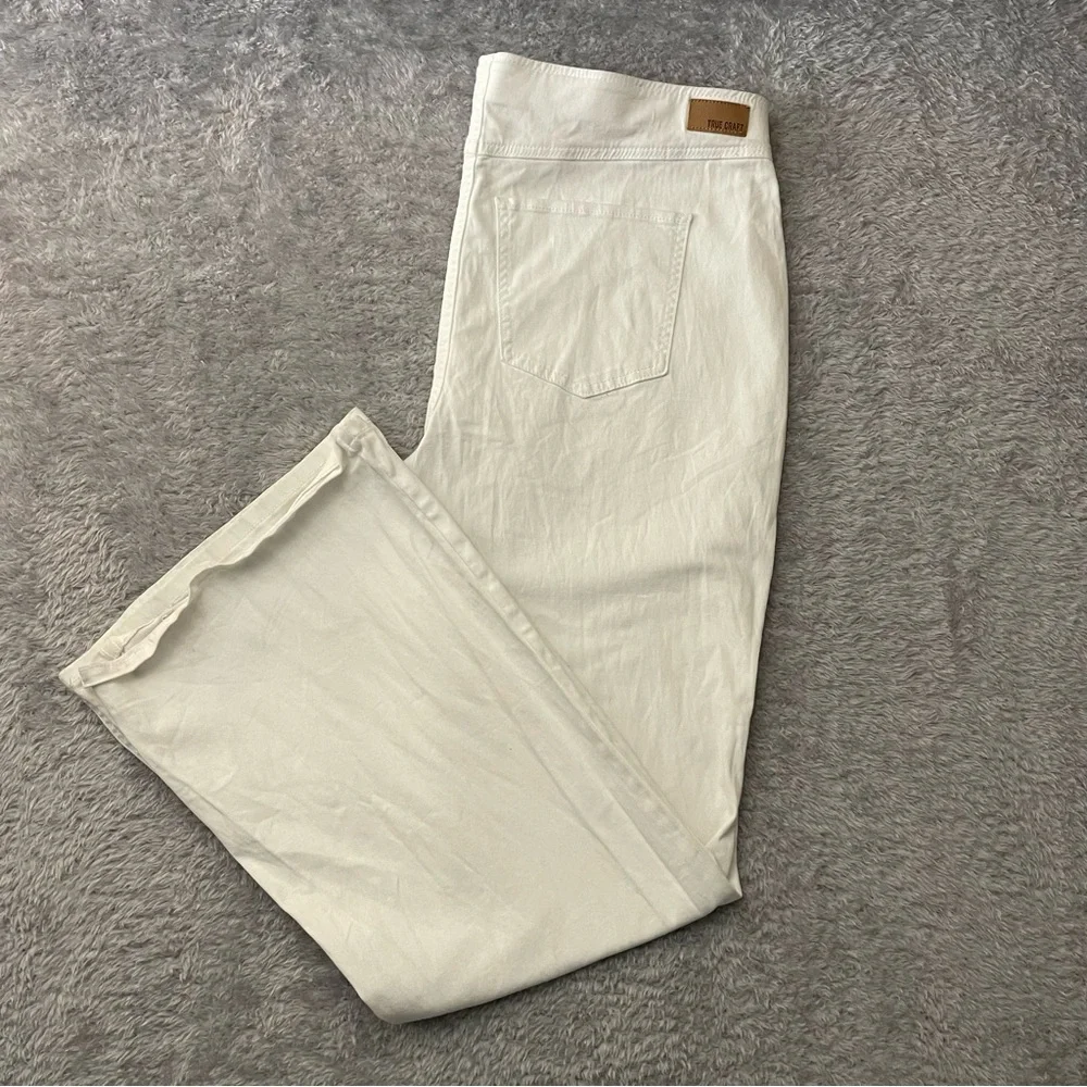 • Title: True Craft White High-Rise Flare Pull-On Jeans - Plus Size 1X - Picture 2 of 7
